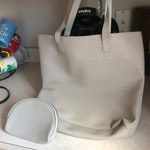 Medium/large grey tote with cosmetic bag